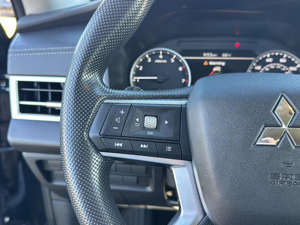 used 2024 Mitsubishi Outlander car, priced at $24,555