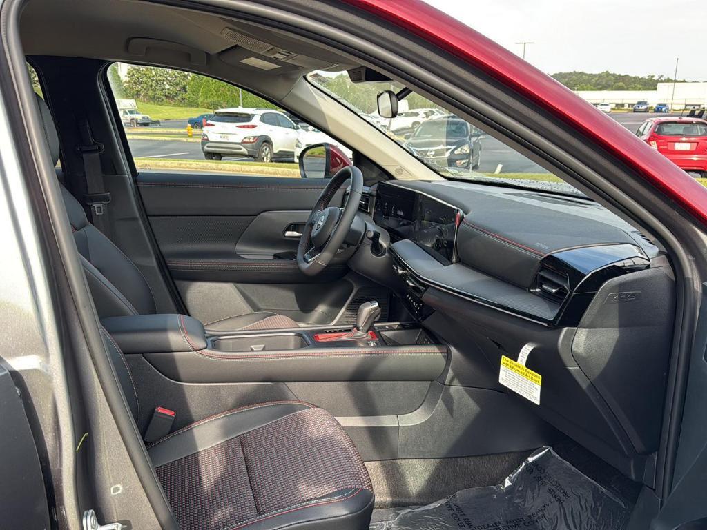 new 2025 Nissan Kicks car, priced at $29,098