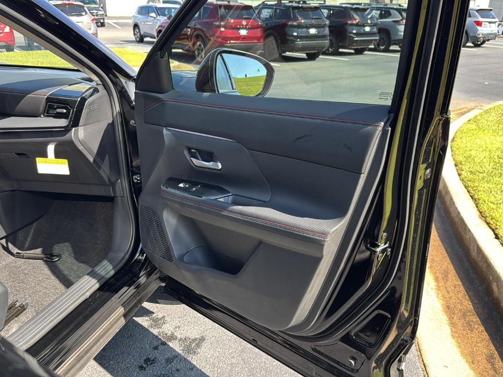 new 2025 Nissan Kicks car, priced at $27,623