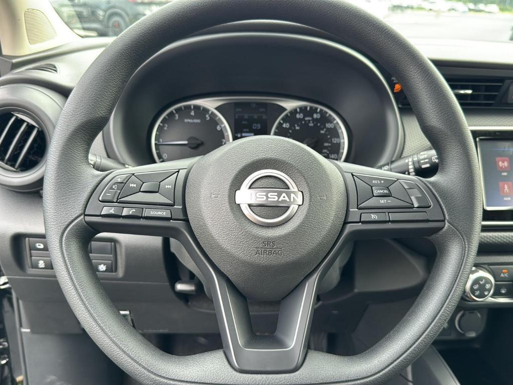 new 2025 Nissan Kicks Play car, priced at $23,072
