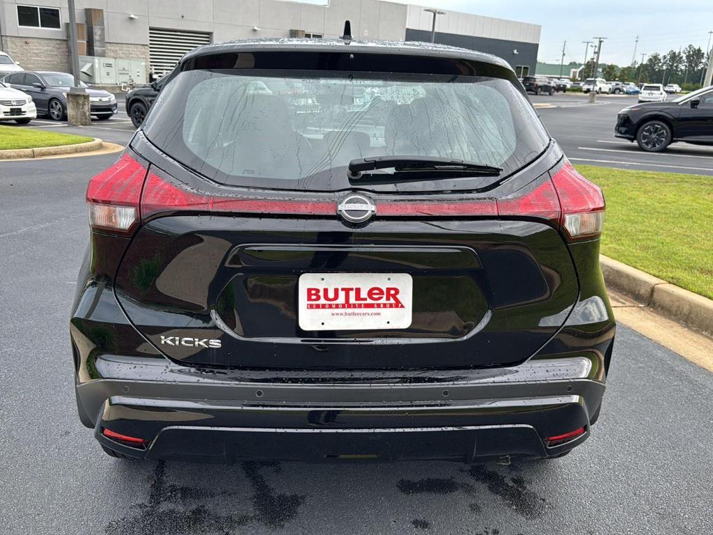 new 2025 Nissan Kicks Play car, priced at $23,072