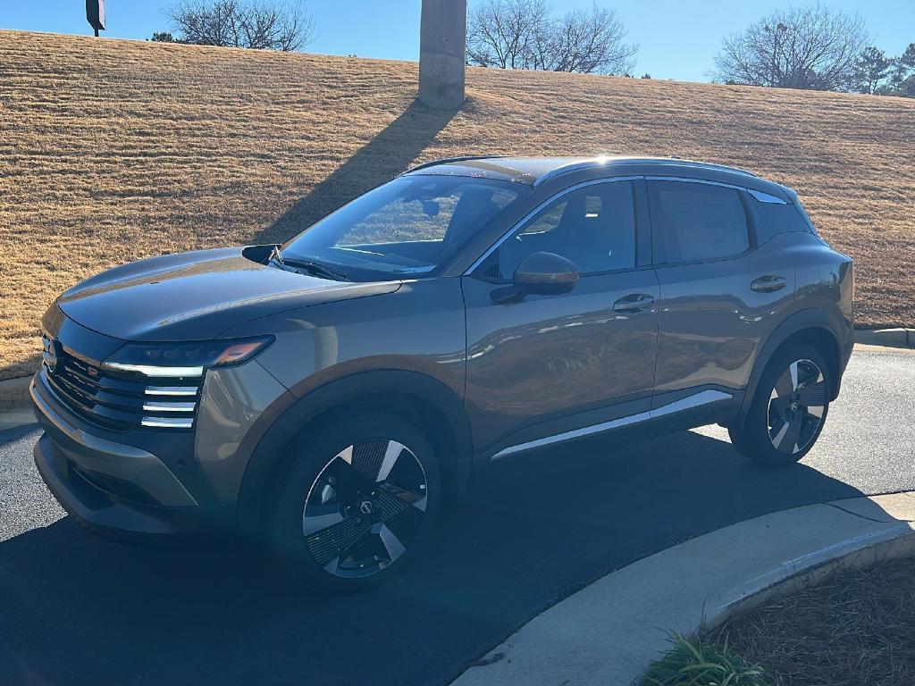 new 2025 Nissan Kicks car, priced at $28,075