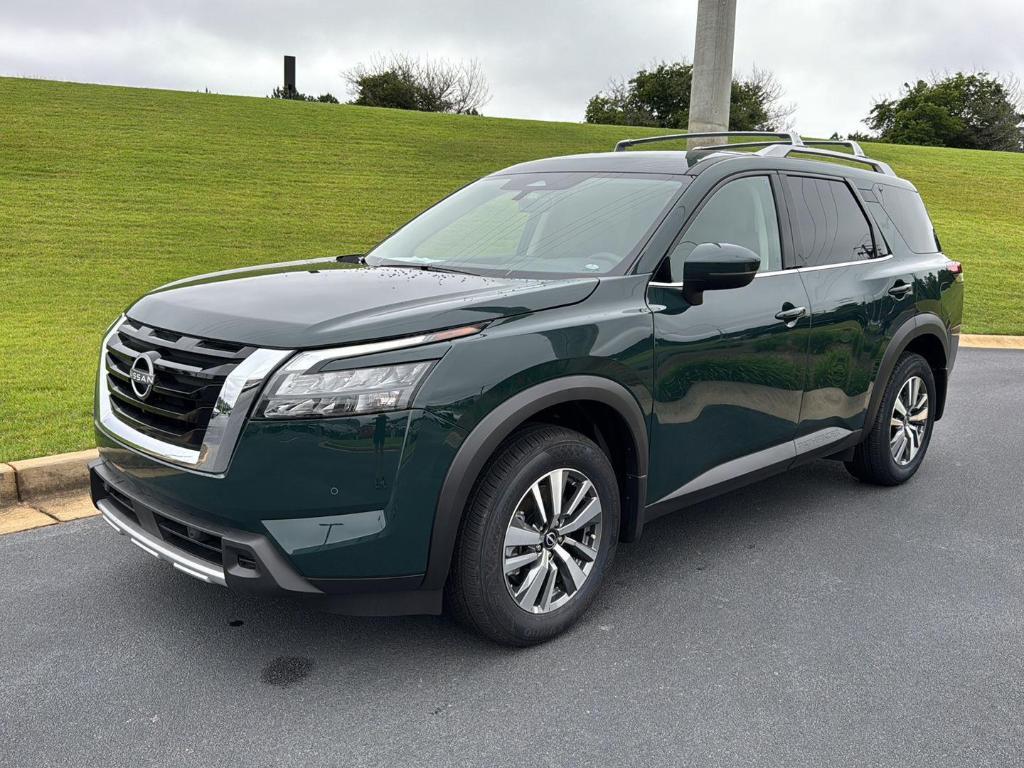 new 2025 Nissan Pathfinder car, priced at $40,719