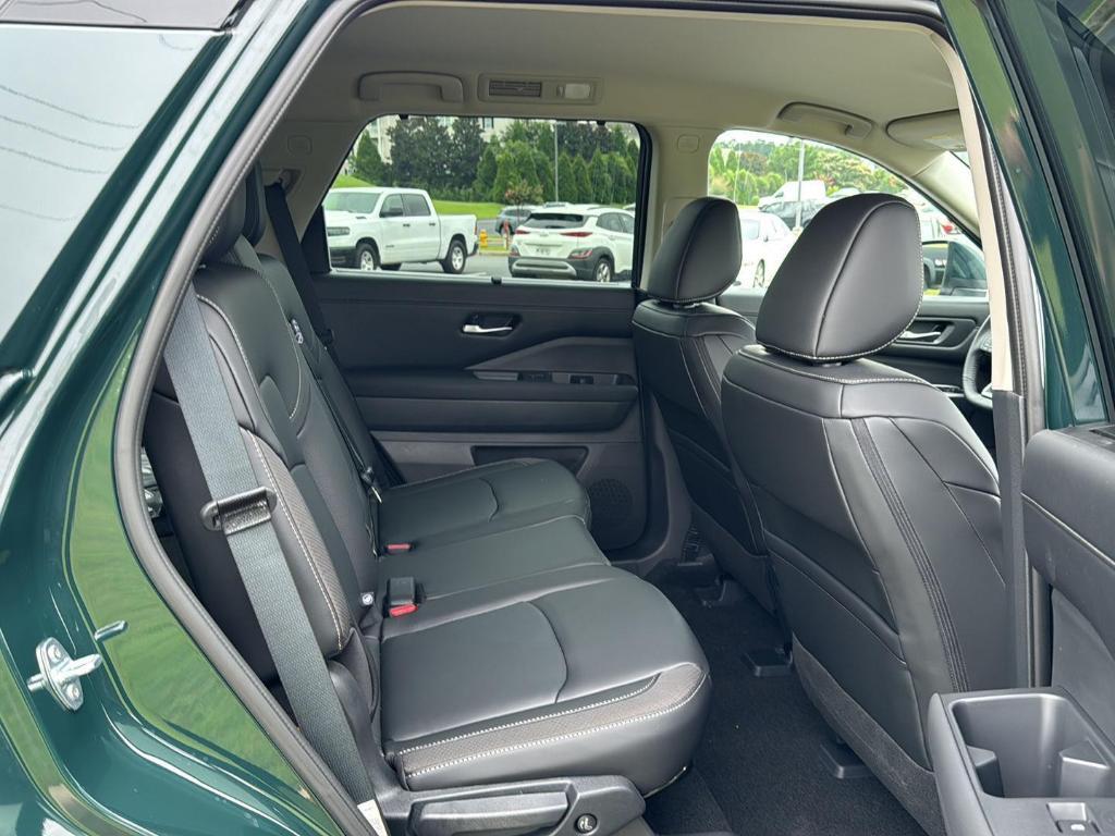 new 2025 Nissan Pathfinder car, priced at $40,719