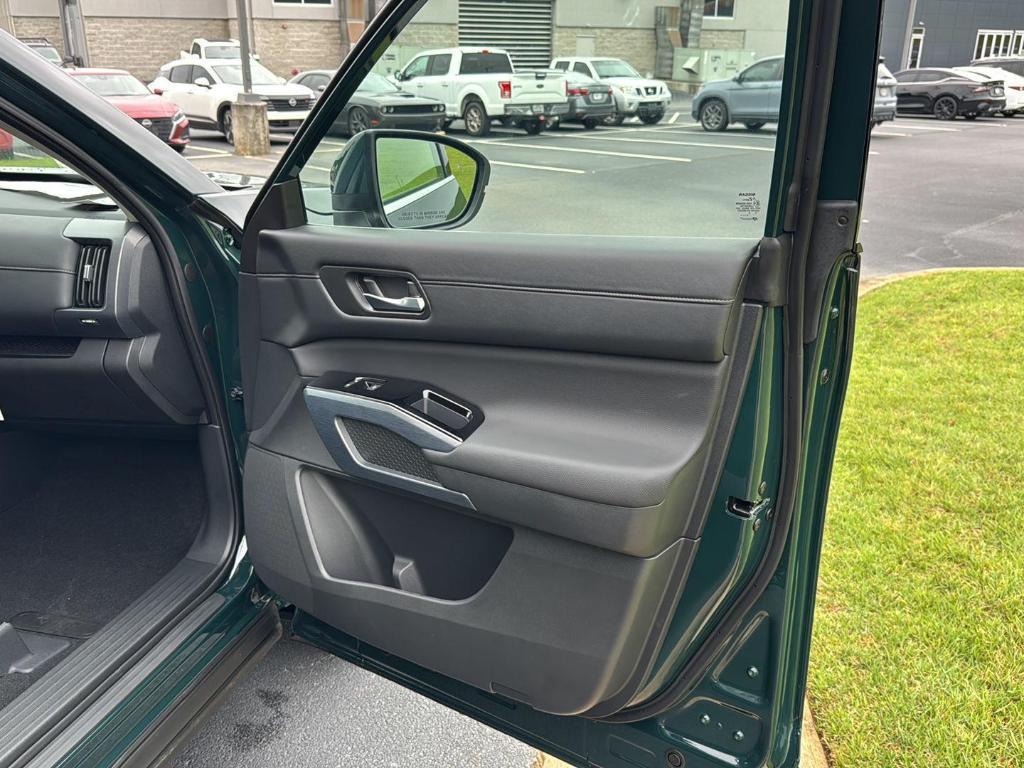 new 2025 Nissan Pathfinder car, priced at $40,719