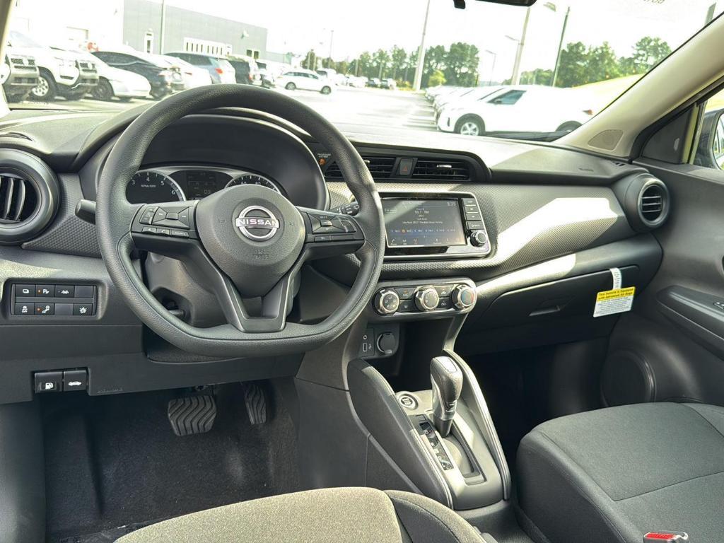 new 2025 Nissan Kicks Play car, priced at $21,645
