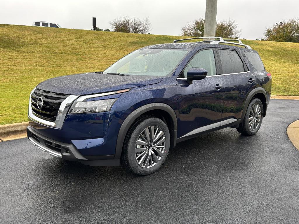 new 2025 Nissan Pathfinder car, priced at $42,321