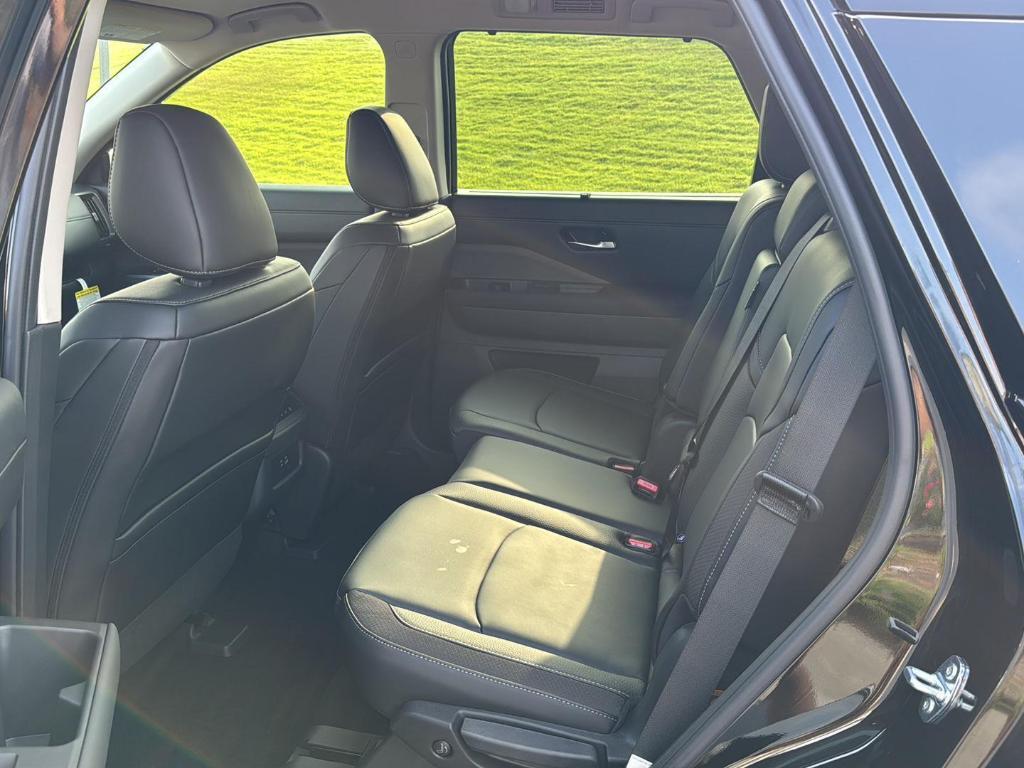 new 2025 Nissan Pathfinder car, priced at $41,153