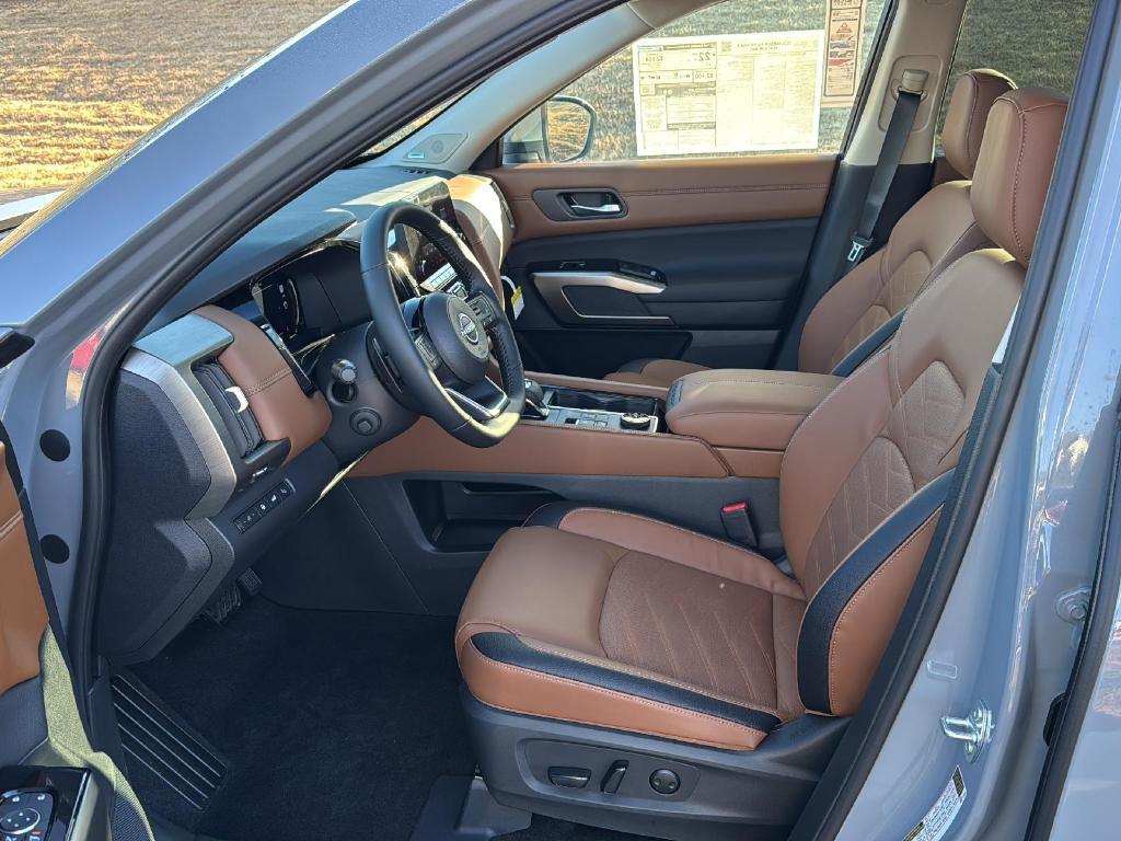 new 2025 Nissan Pathfinder car, priced at $48,522