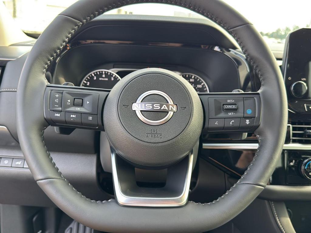 new 2025 Nissan Pathfinder car, priced at $40,721
