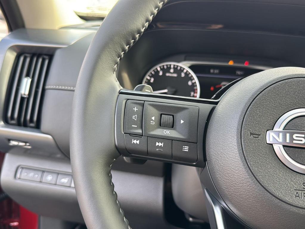 new 2025 Nissan Pathfinder car, priced at $40,721