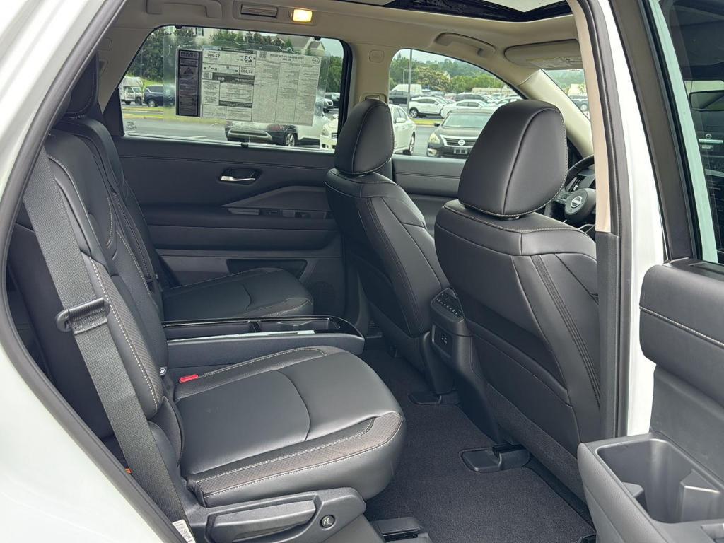 new 2025 Nissan Pathfinder car, priced at $44,904