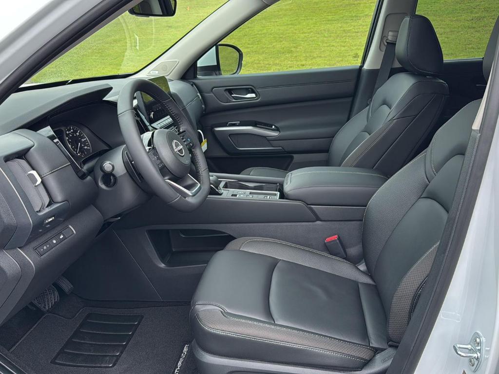 new 2025 Nissan Pathfinder car, priced at $44,904