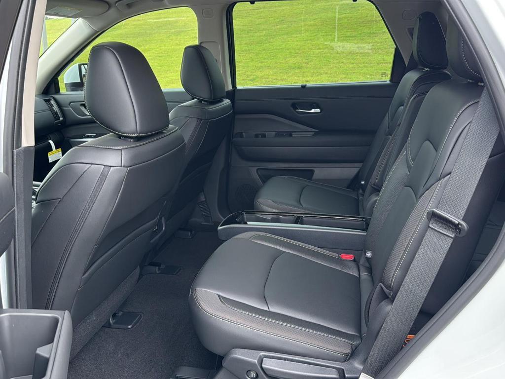 new 2025 Nissan Pathfinder car, priced at $44,904