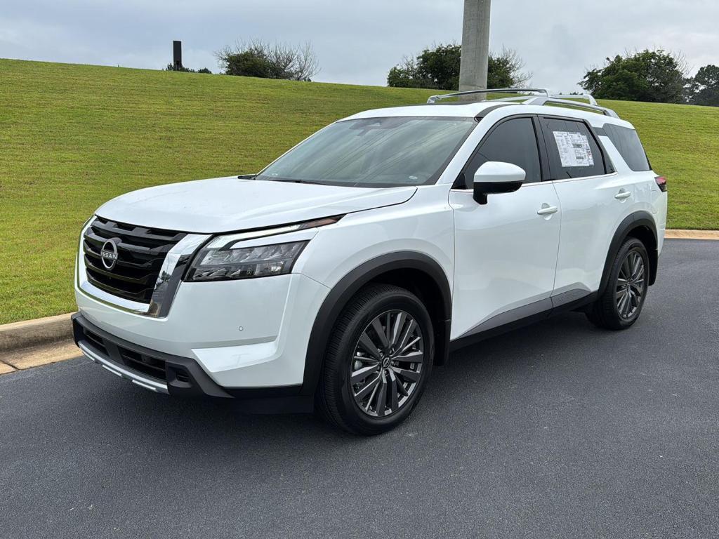 new 2025 Nissan Pathfinder car, priced at $44,904