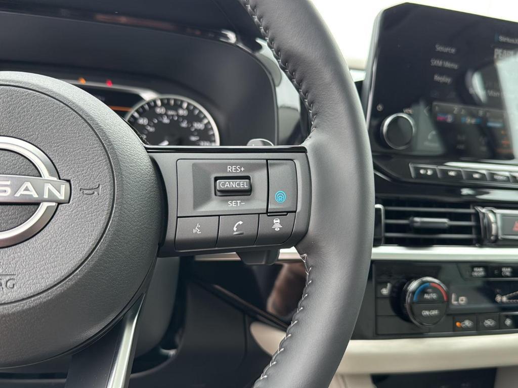 new 2025 Nissan Pathfinder car, priced at $46,698
