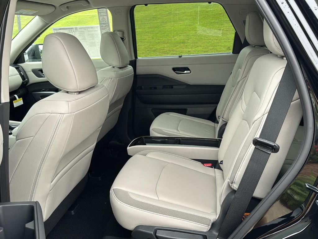 new 2025 Nissan Pathfinder car, priced at $46,698