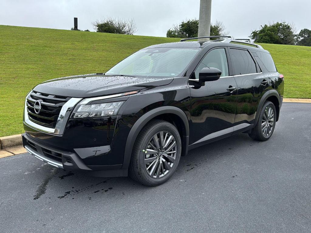 new 2025 Nissan Pathfinder car, priced at $46,698