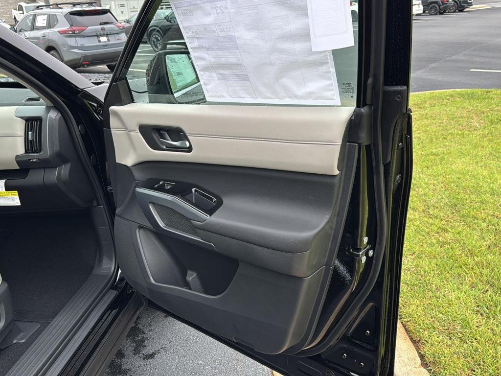 new 2025 Nissan Pathfinder car, priced at $46,698