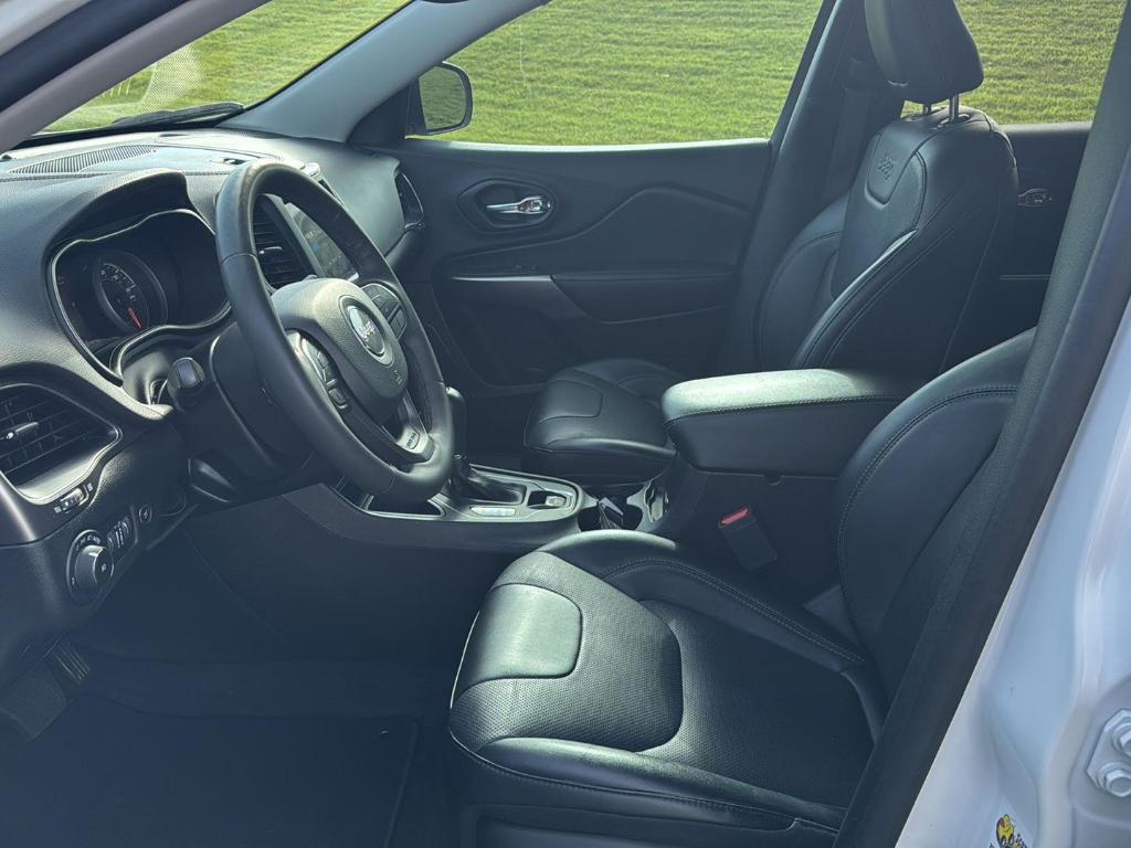 used 2022 Jeep Cherokee car, priced at $19,495