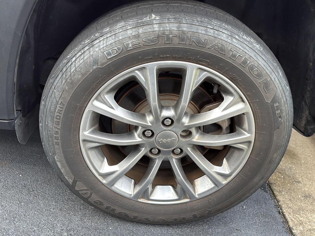 used 2022 Jeep Cherokee car, priced at $21,187