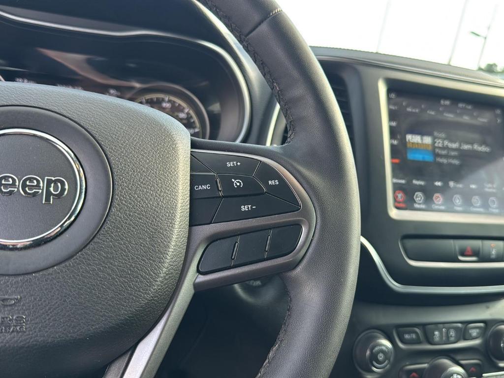 used 2022 Jeep Cherokee car, priced at $19,495