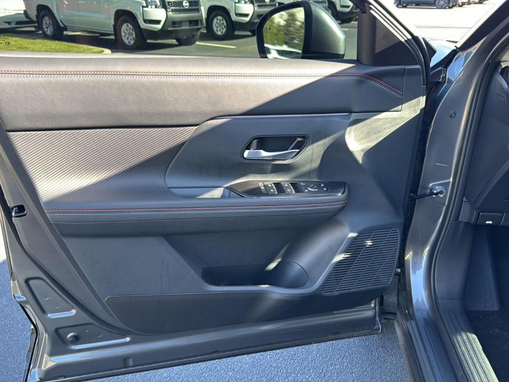 new 2025 Nissan Kicks car, priced at $29,978