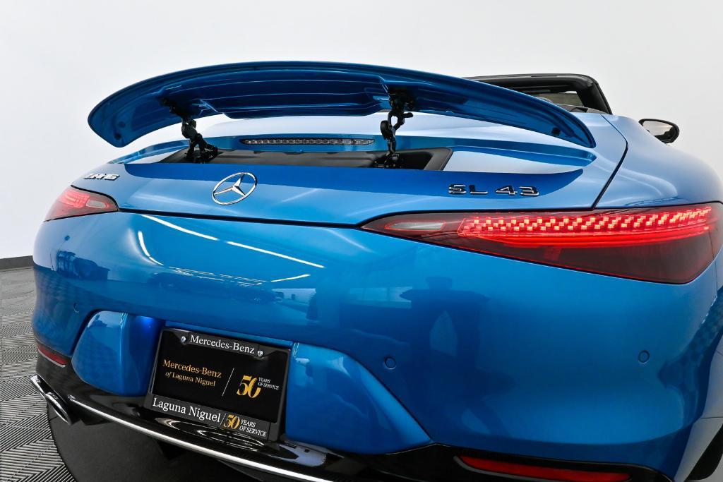 new 2024 Mercedes-Benz AMG SL 43 car, priced at $122,835