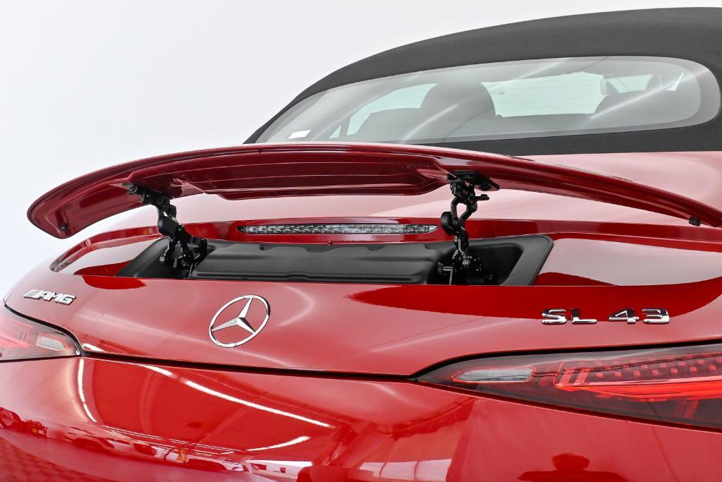 new 2024 Mercedes-Benz AMG SL 43 car, priced at $117,985