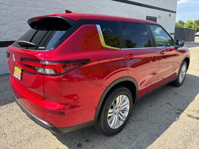 new 2024 Mitsubishi Outlander car, priced at $30,925