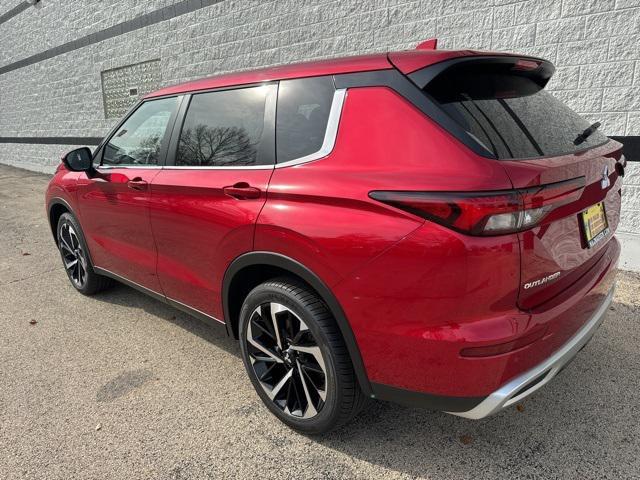 new 2024 Mitsubishi Outlander car, priced at $32,875