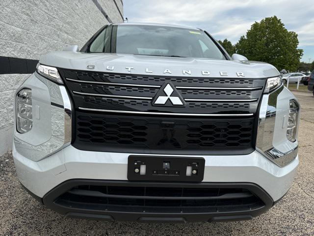 new 2024 Mitsubishi Outlander car, priced at $31,255