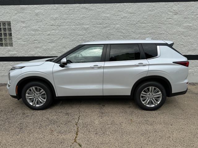 new 2024 Mitsubishi Outlander car, priced at $31,255