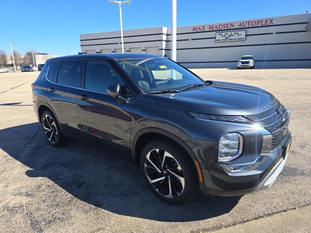 new 2024 Mitsubishi Outlander car, priced at $34,135