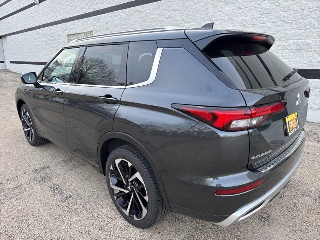 new 2024 Mitsubishi Outlander car, priced at $37,475