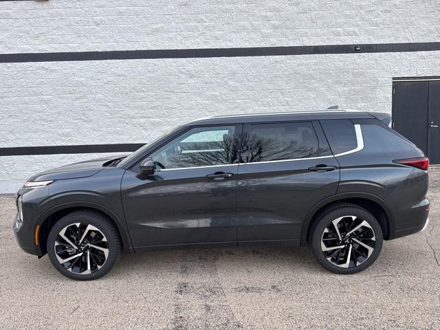 new 2024 Mitsubishi Outlander car, priced at $37,475