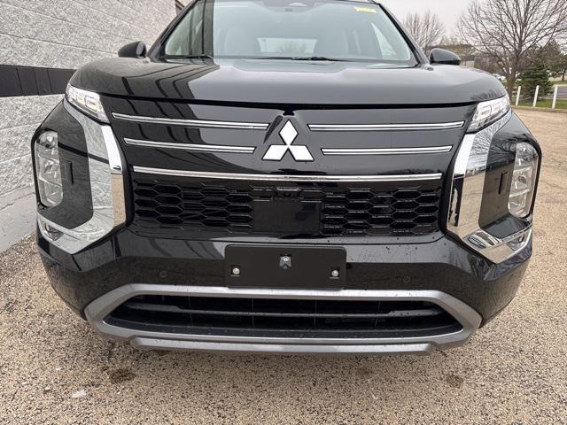 new 2025 Mitsubishi Outlander car, priced at $35,680