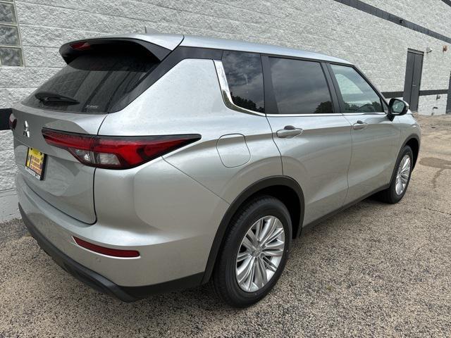 new 2024 Mitsubishi Outlander car, priced at $30,660