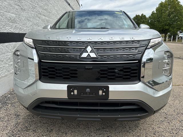 new 2024 Mitsubishi Outlander car, priced at $30,660