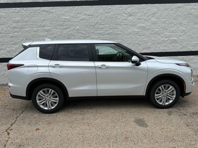 new 2024 Mitsubishi Outlander car, priced at $30,165