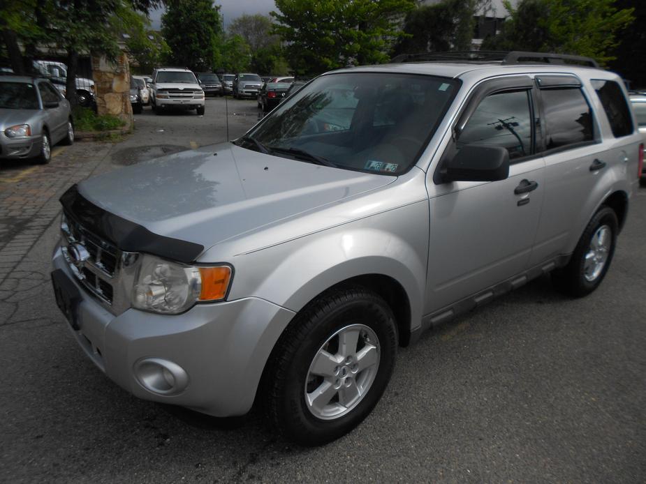 used 2009 Ford Escape car, priced at $10,995