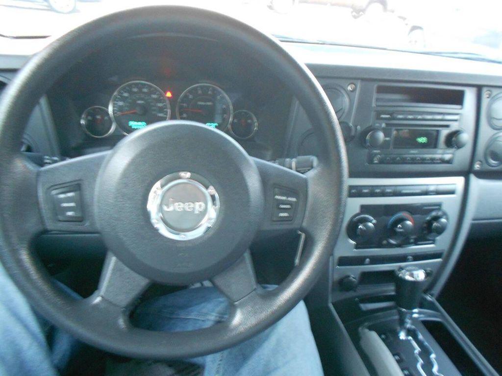 used 2007 Jeep Commander car, priced at $9,995