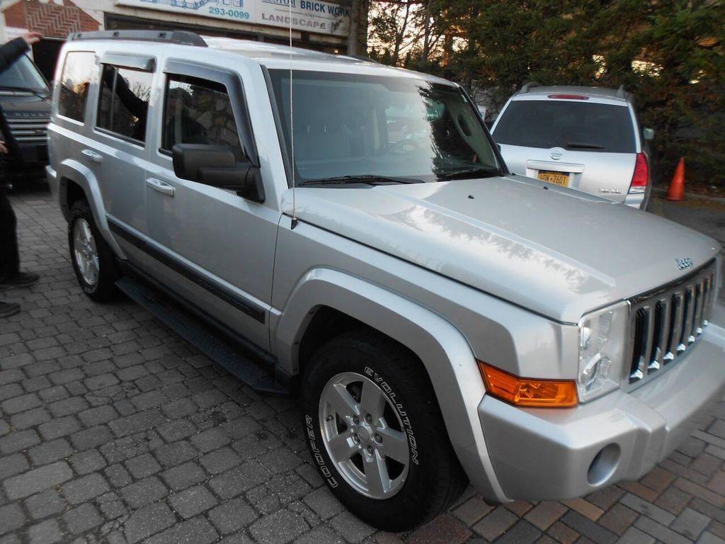 used 2007 Jeep Commander car, priced at $9,995