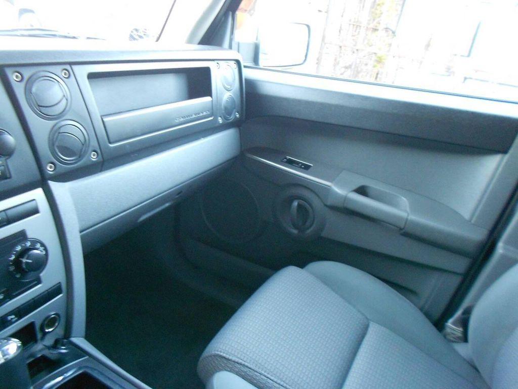 used 2007 Jeep Commander car, priced at $9,995