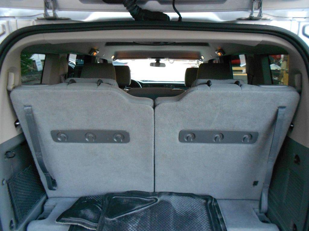 used 2007 Jeep Commander car, priced at $9,995