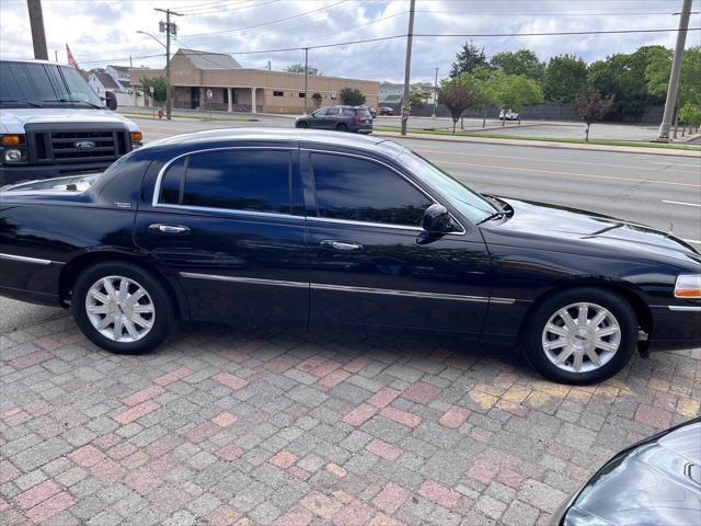 used 2011 Lincoln Town Car car, priced at $21,995