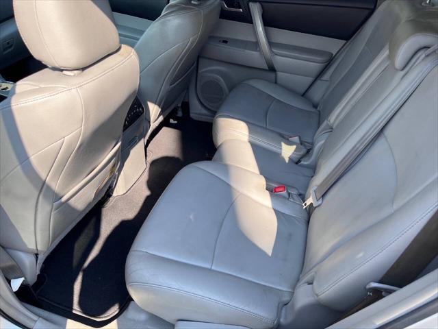 used 2013 Toyota Highlander car, priced at $18,500