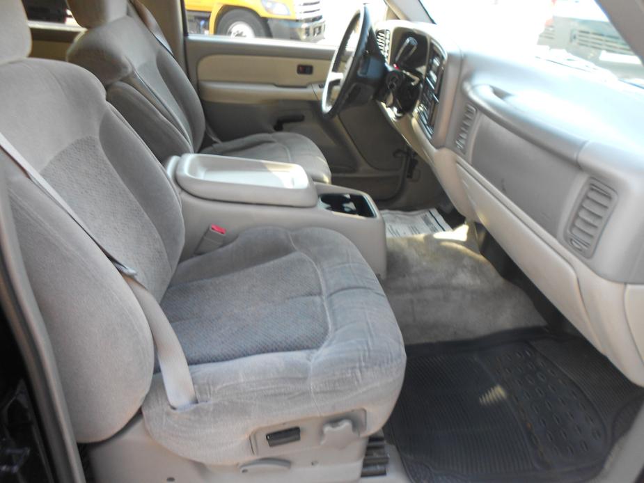 used 2002 Chevrolet Suburban car, priced at $35,000