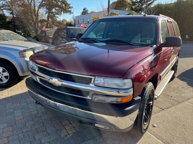 used 2005 Chevrolet Suburban car, priced at $12,500