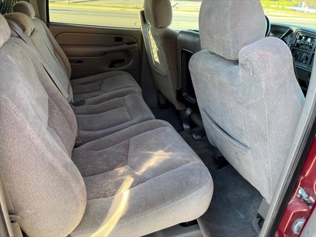 used 2005 Chevrolet Suburban car, priced at $12,500